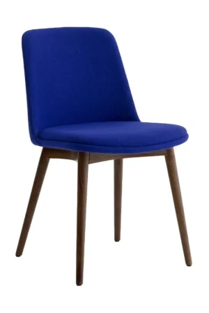 &Tradition Rely HW74 eetkamerstoel Walnut Hallingdal 773 Hoge Kwaliteit